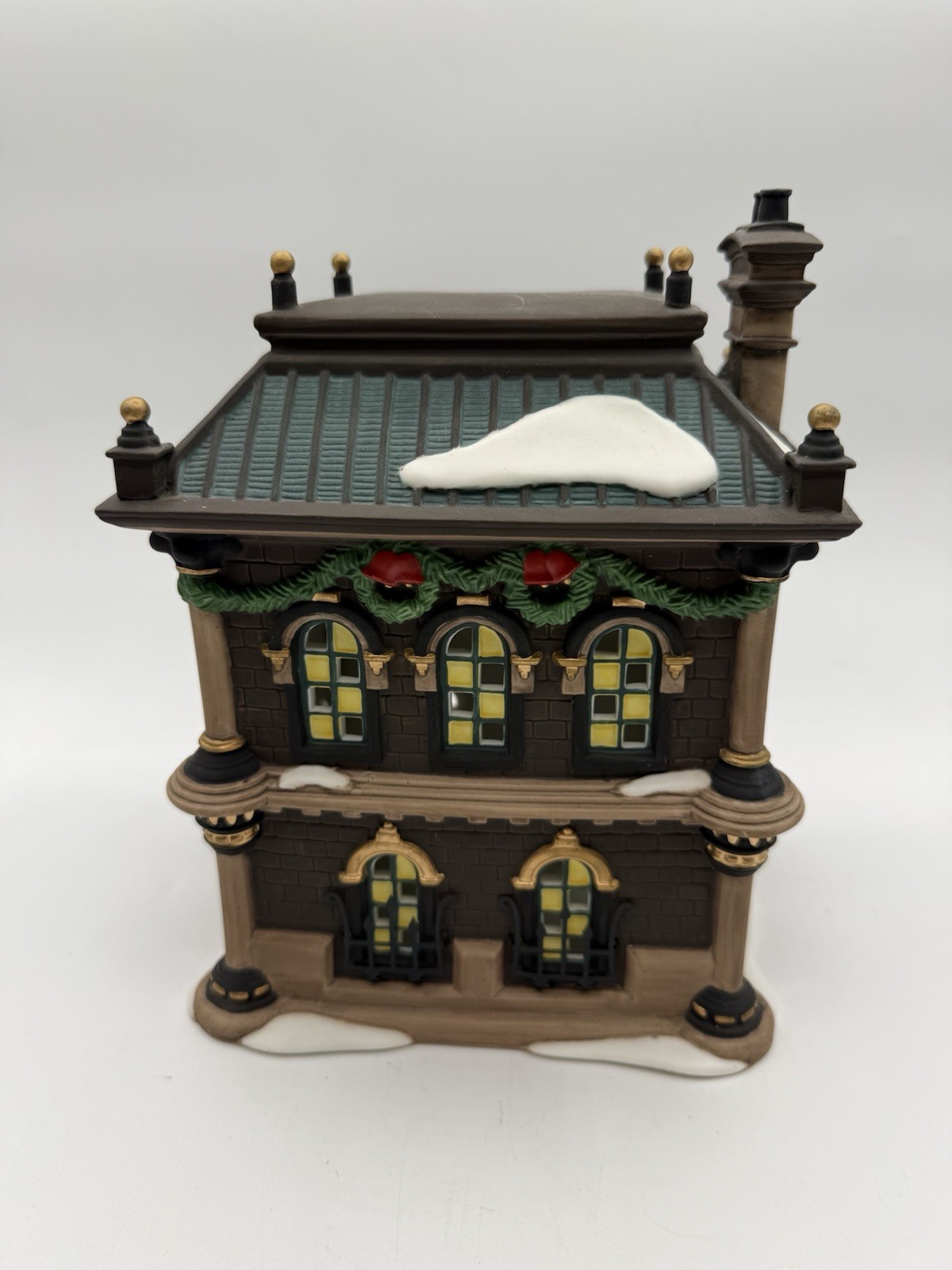 Dept 56 Dickens Village Series 1995 – “Blenham Street Bank” #58330 *READ