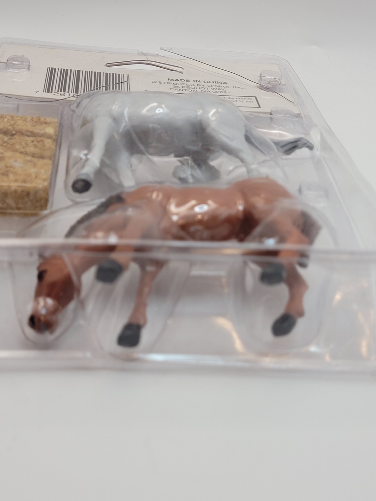 Lemax FEED FOR THE HORSES Poly-Resin Figurines Christmas Figure Set 2001 12511
