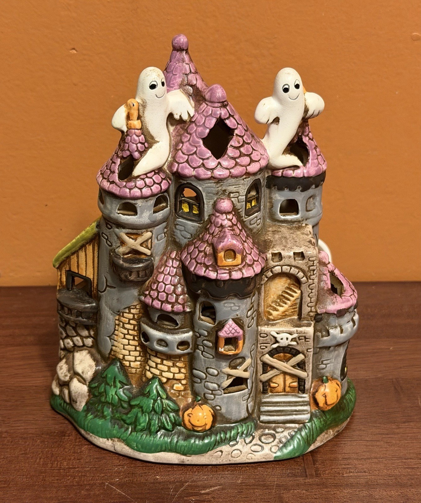 1989 Vintage Colonial Village Lefton China Haunted Castle Byron Wood Designed