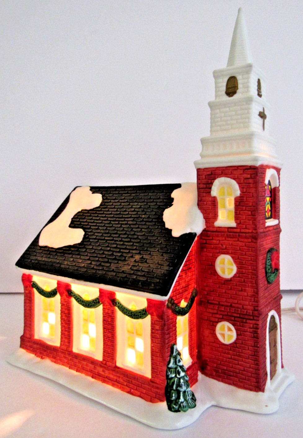 GALLERIA INC. “FINE PORCELAIN CHURCH” ~ (9″ TALL) ~ *** CHRISTMAS VILLAGE ***