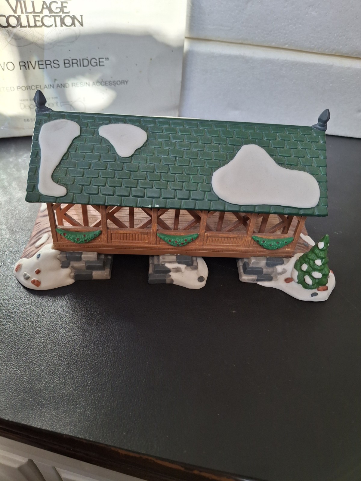 2 DEPT 56 Heritage Village Collection Alpine Kukuck Uhren & Two Rivers Bridge