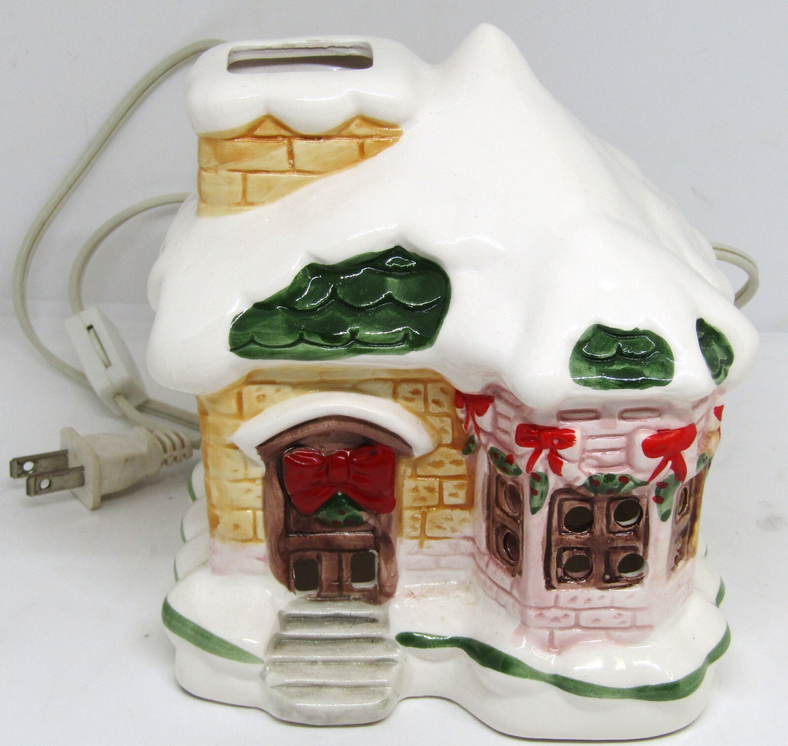 Vintage Lighted Ceramic Christmas Village Cottage Pink Nightlight ONI Taiwan
