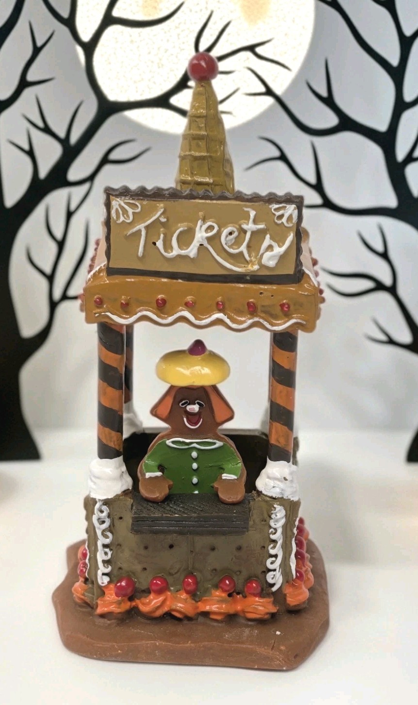 Lemax 2005 Halloween Ticket Booth Sugar N Spice Village Accessory