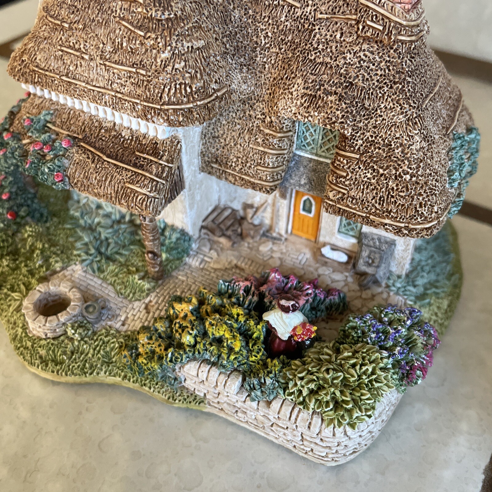 Lilliput Lane 1995 Anniversary Cottage Gertrude’s Garden 1995 No Box