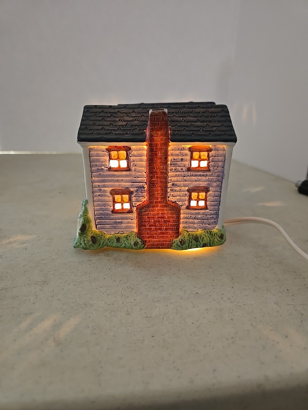 Ceramic Cottage With Light- 3.25 In Tall & 5 In Long. Works!