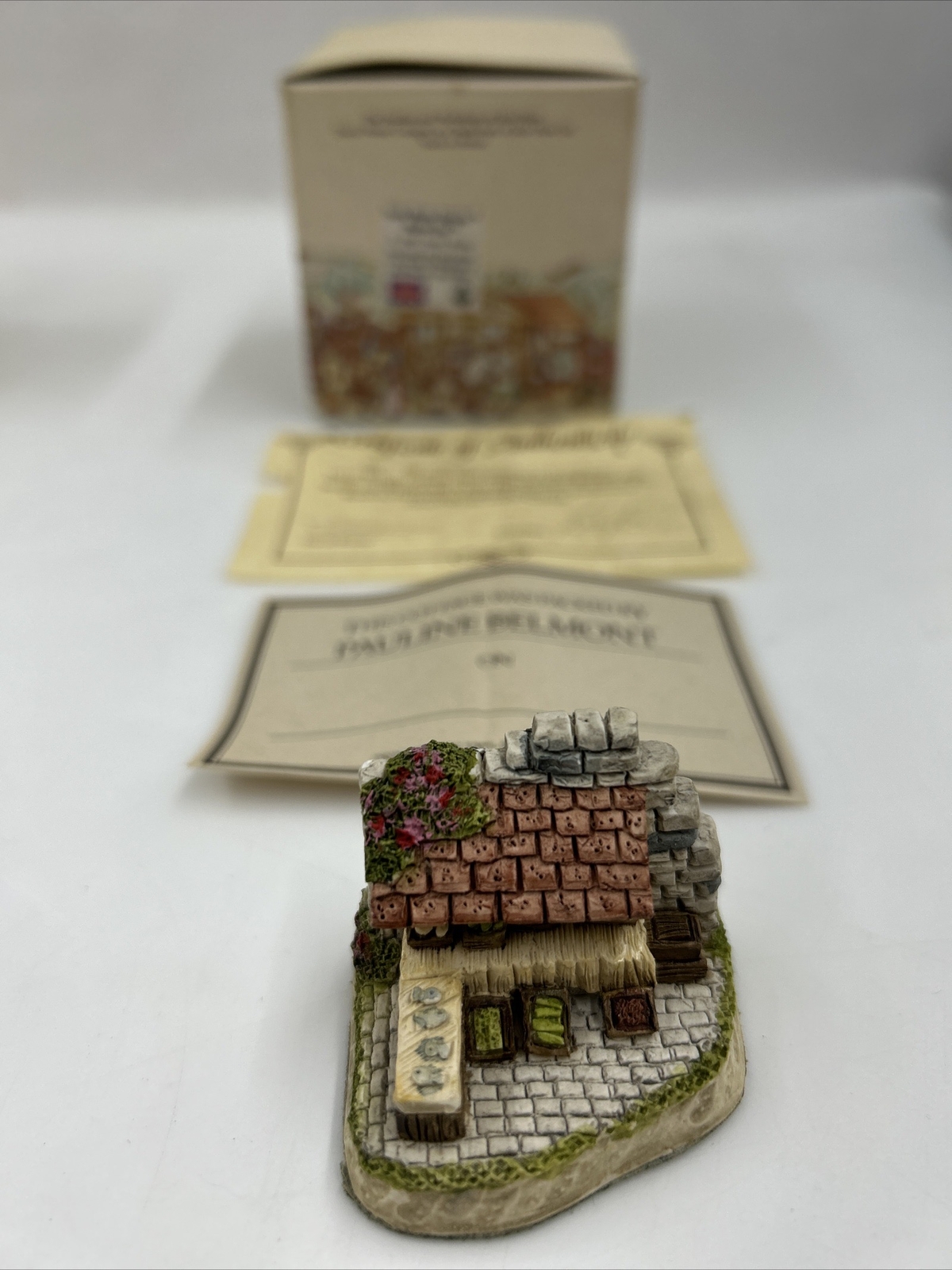 David Winter Cameos Market Day 1991 Hand Made And Painted With Box And COA