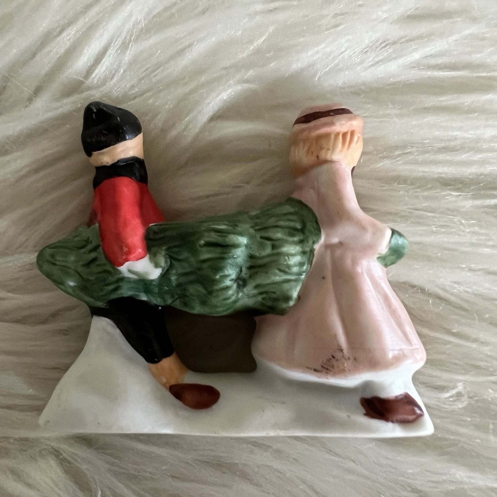 Set Of 7 Porcelain Vintage Christmas Village People Made in Taiwan 2.5”