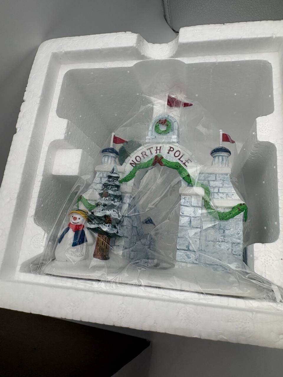 Dept 56 North Pole Series North Pole Gate #56.56324