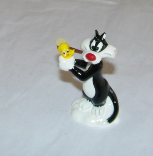 Dept 56 Sylvester Tweety Puddy Cat Snow Village Figure 1999 Looney Tunes W.B.