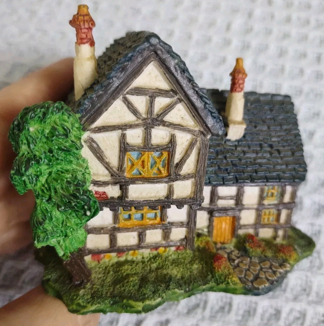 Dept. 56 1986 Cold Cast Hand Painted Porcelain Dickens’ Miniatures Figurine.