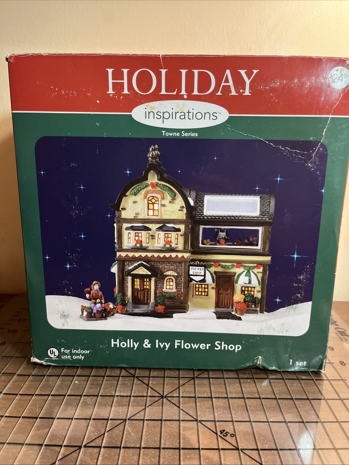 VTG Holiday Inspirations Towne Series Holly & Ivy Flower Shop Lighted Ceramic