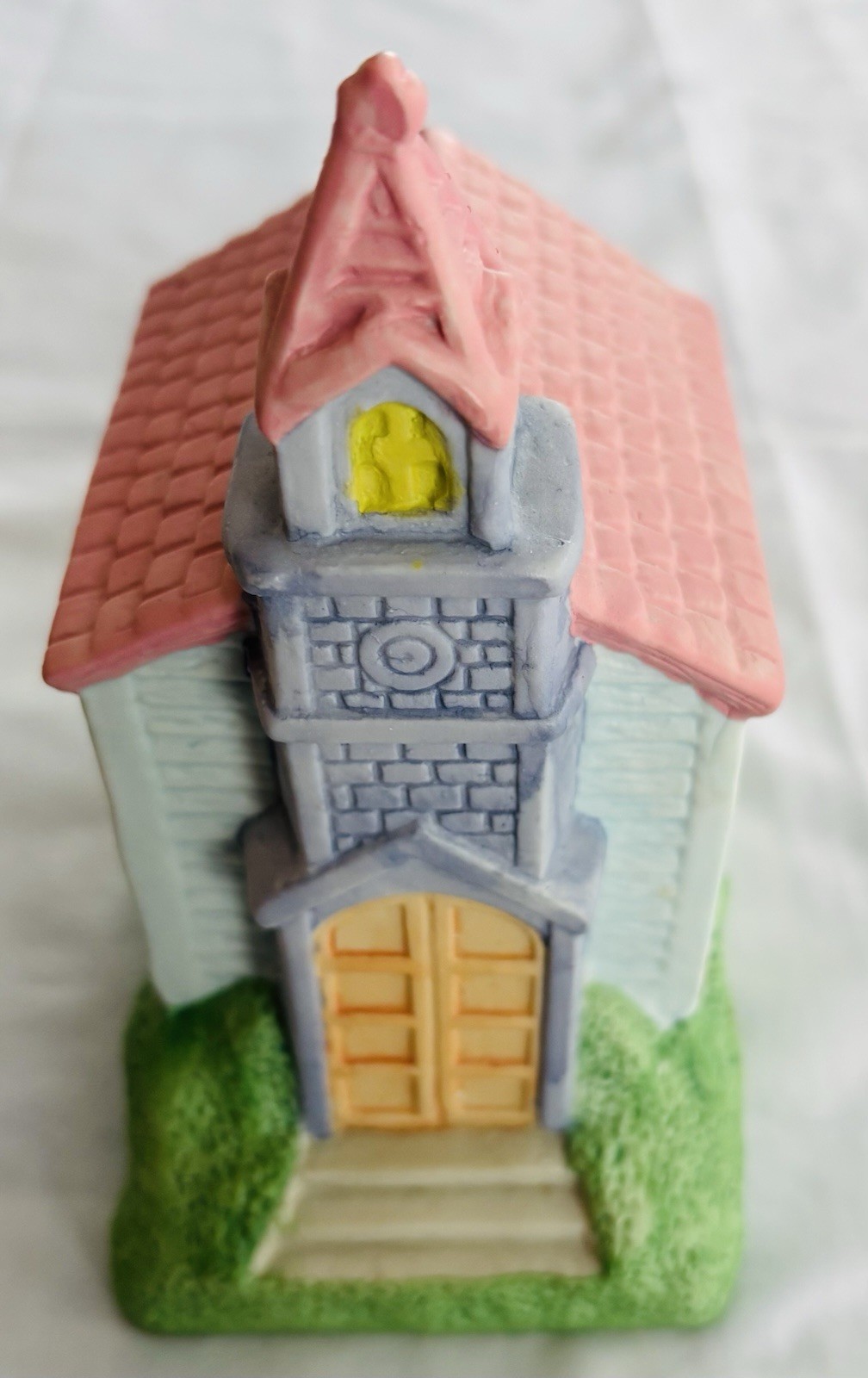 VINTAGE Easter Village 3 Buildings & 6 Figurines Porcelain (1992) EXCELLENT