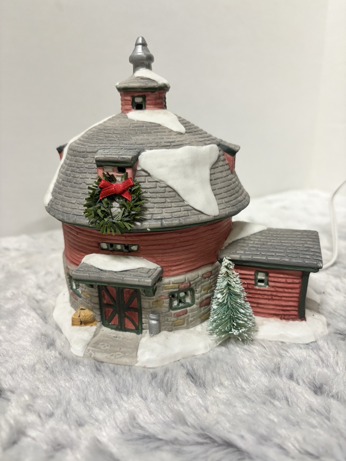 Vintage Seasonal Specialties RED Round Barn Christmas Valley Collection 1997 EUC