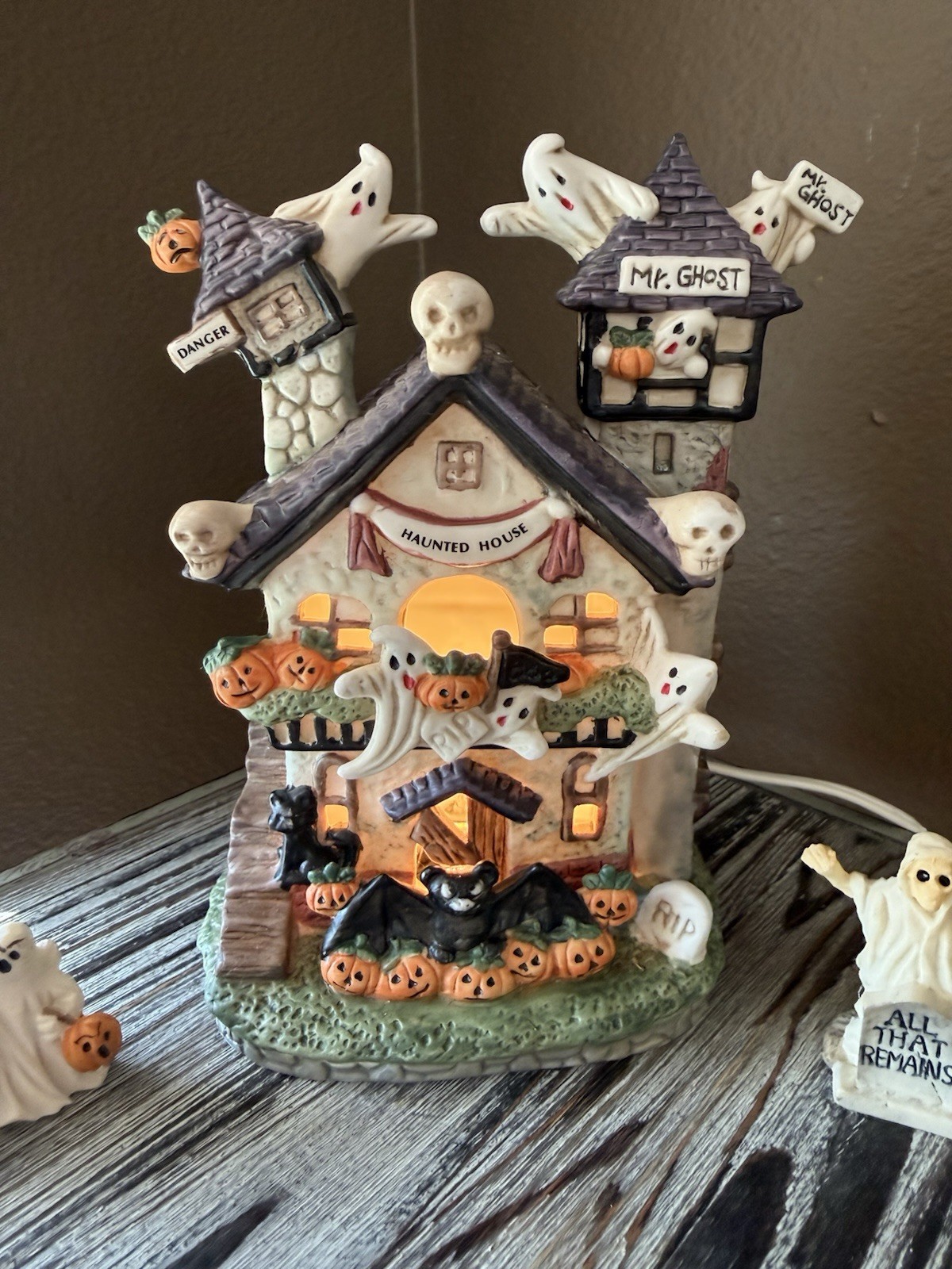 Vintage Halloween Village Ghoulsville Haunted House with 2 Figurines