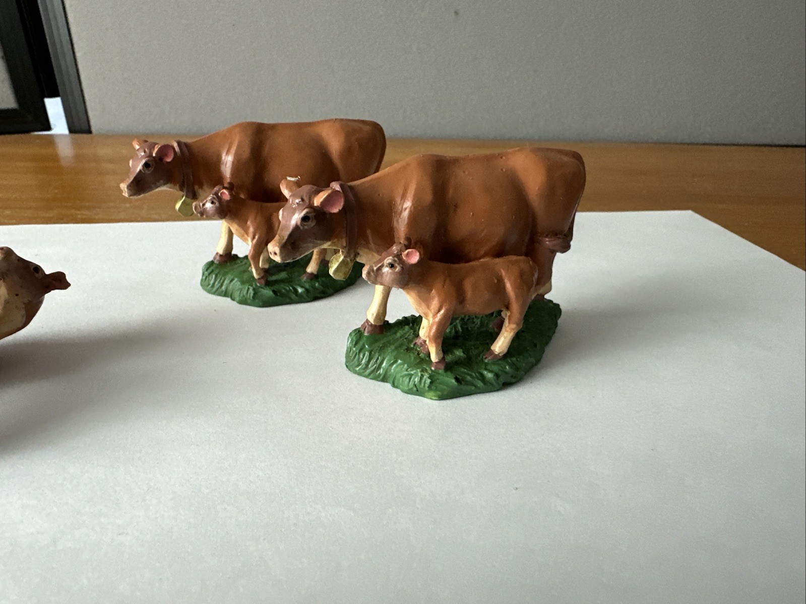 Lot Of 3 Midwest Cannon Falls Miniature Cows With Nursing Calves 3″ Long