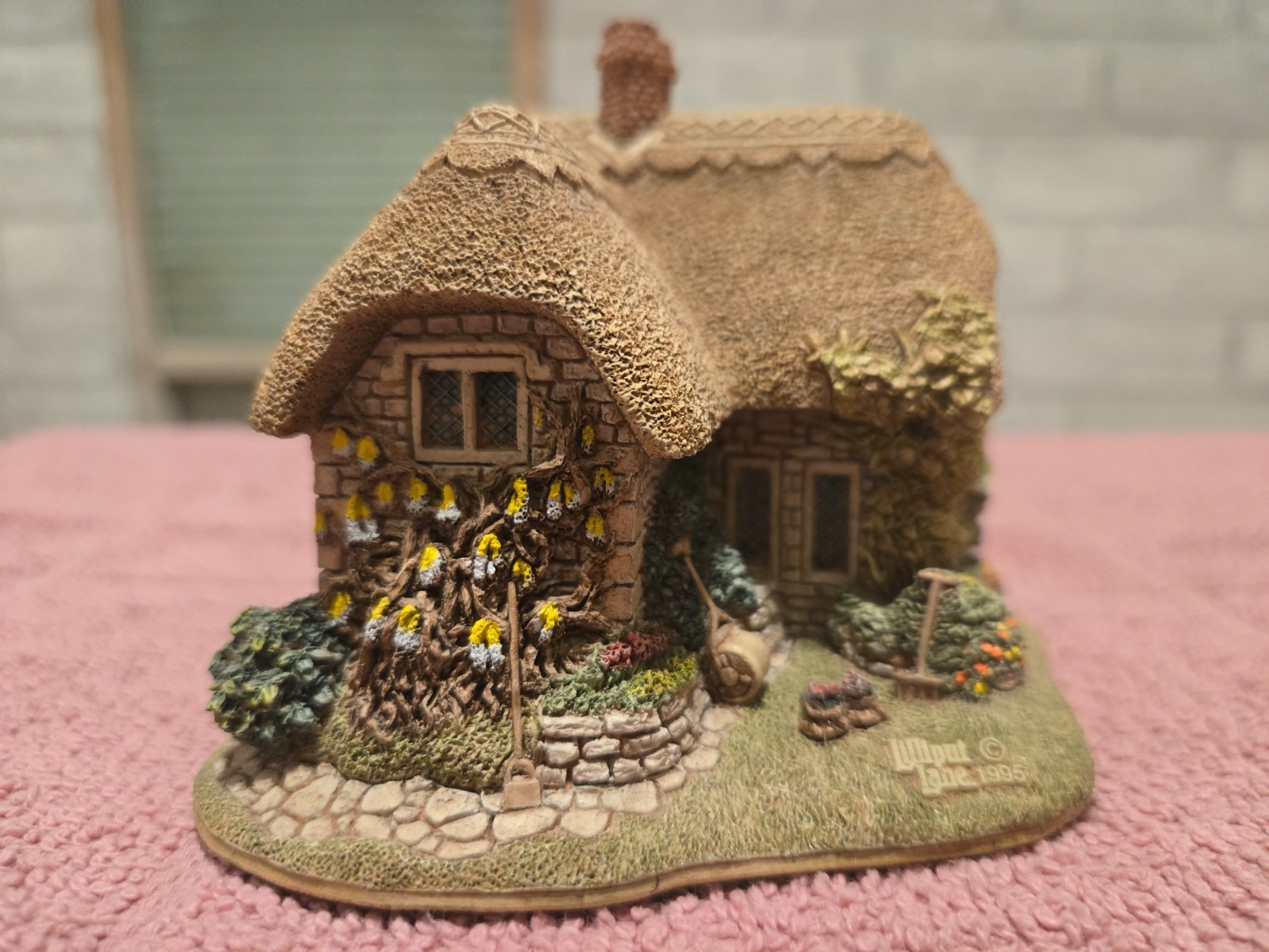 Lilliput Lane Collectible “Spring Glory” L593, W/DEED, original box