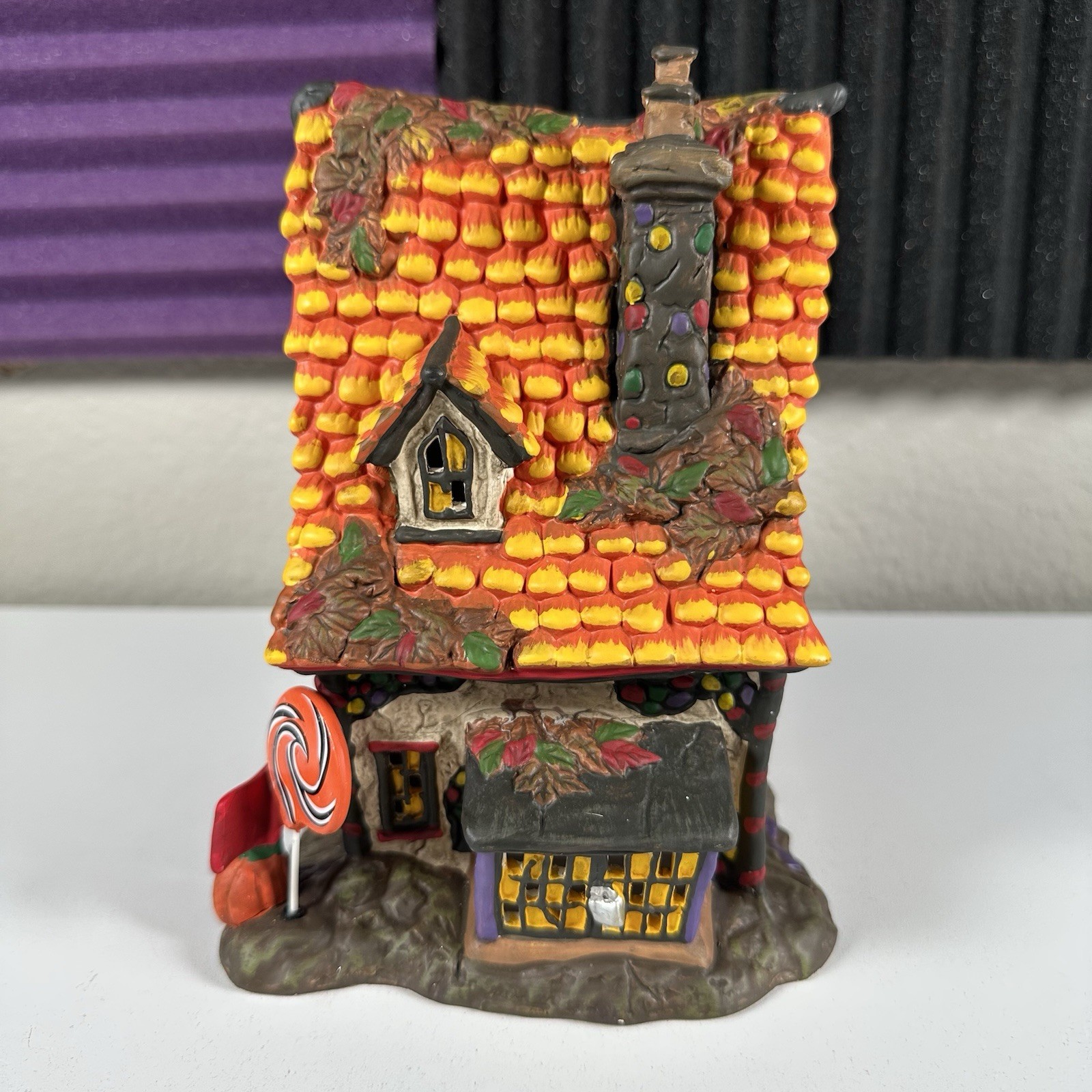 Dept 56 Halloween Snow Village “Sweet Trappings Cottage” – *READ* – WORKING