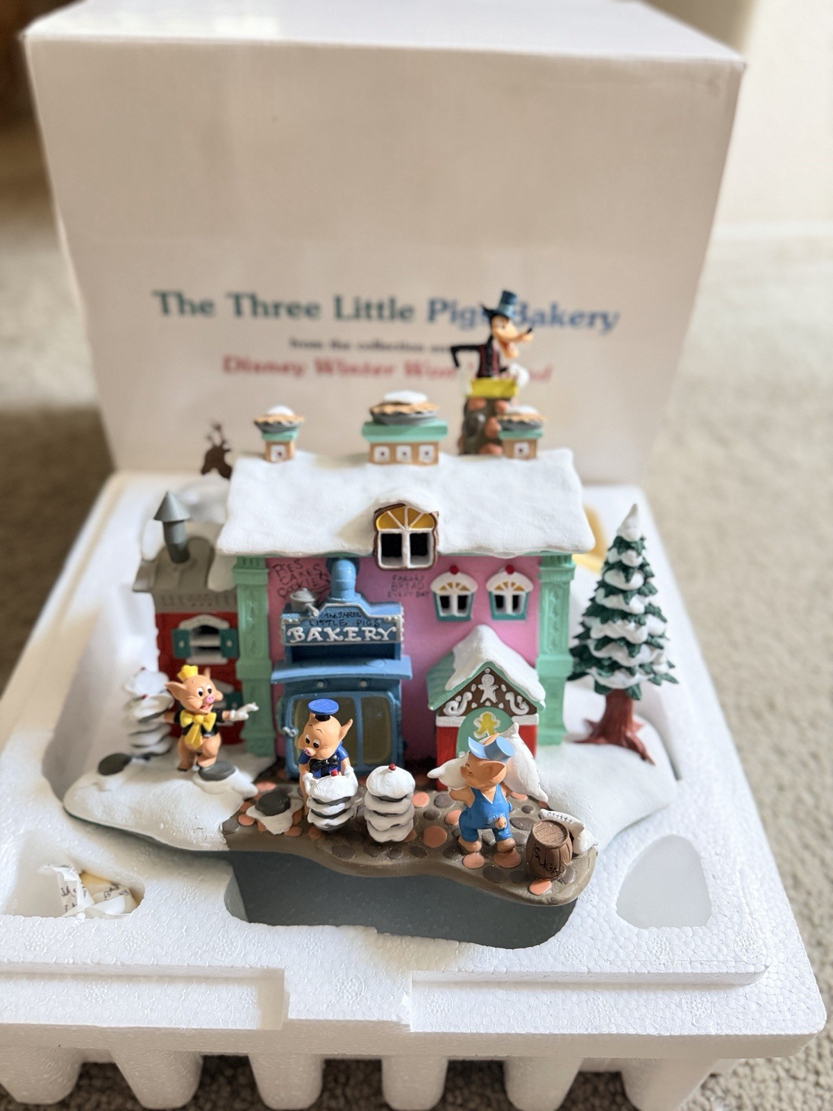 Danbury Mint Disney Winter Wonderland Three Little Pigs Bakery House, Boxed