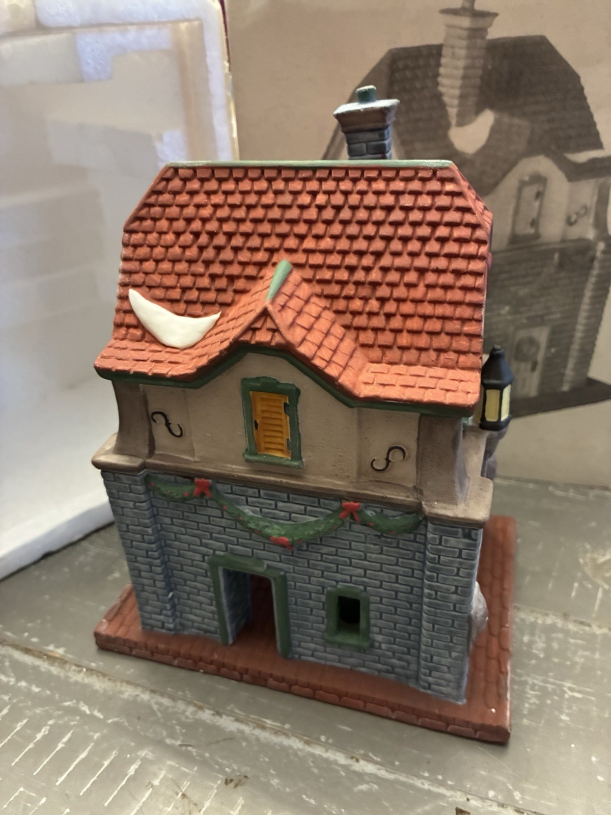 DEPT 56 THE HERITAGE VILLAGE COLLECTION GATE HOUSE – RETIRED