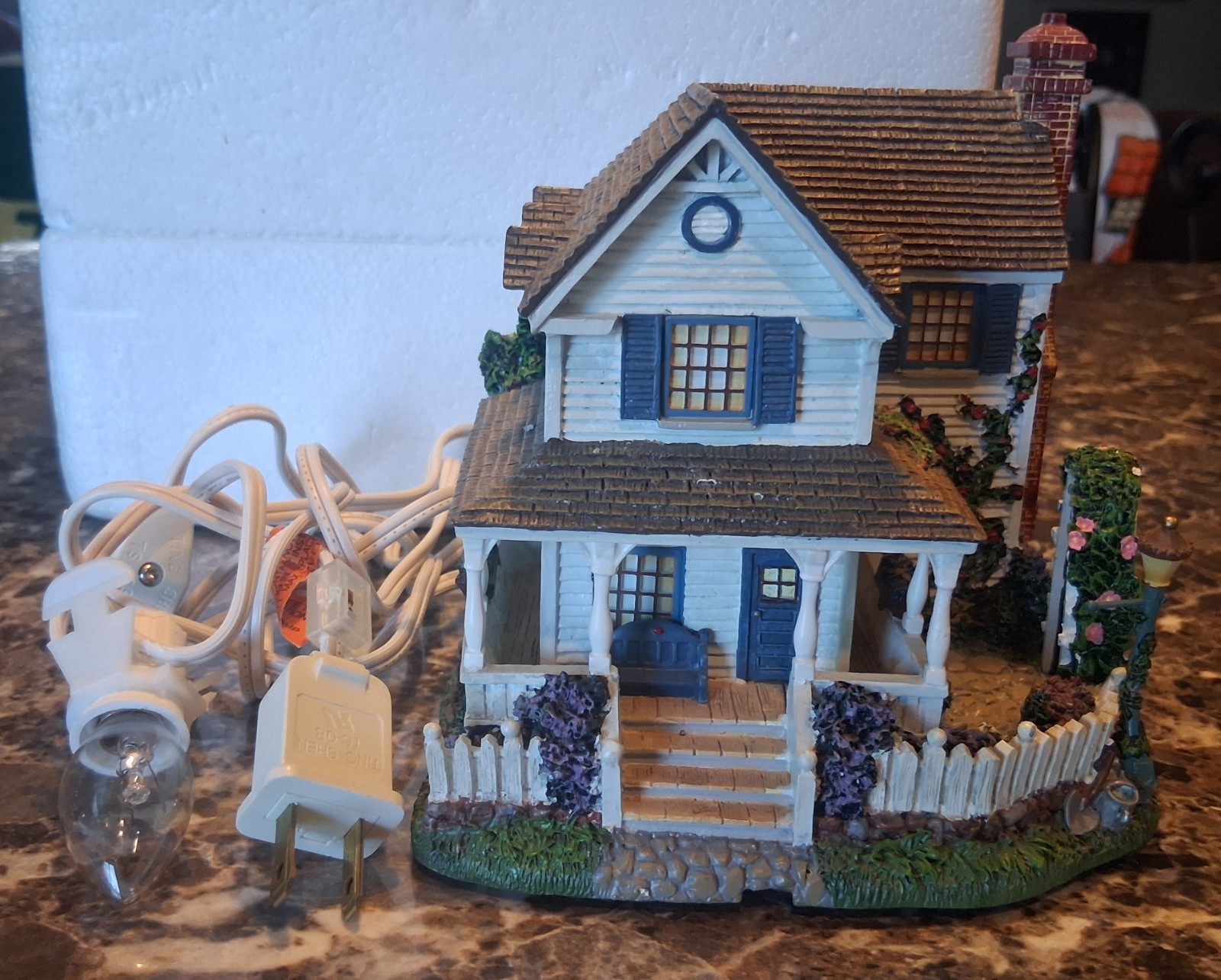 Thomas Kinkade Hawthorne Village House Victorian Garden II Christmas Village