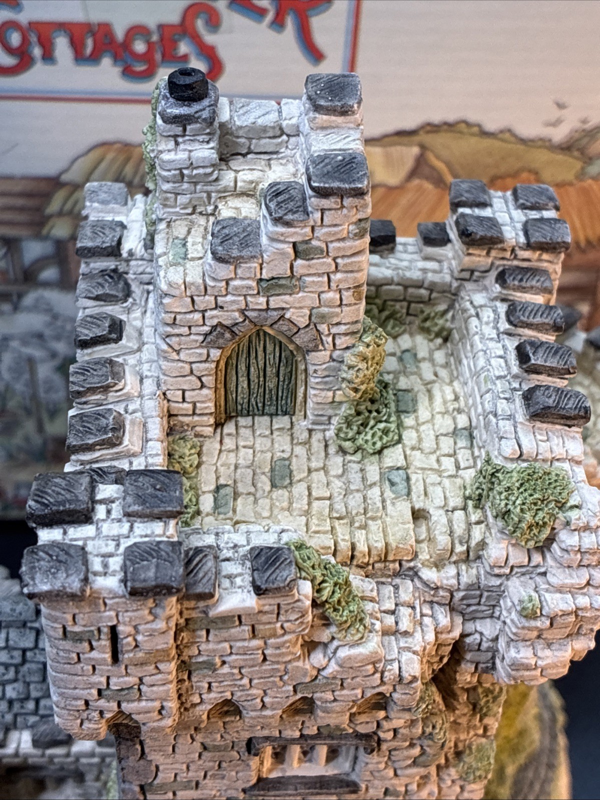 1992 David Winter Cottages “O’Donovan’s Castle” Original Box COA