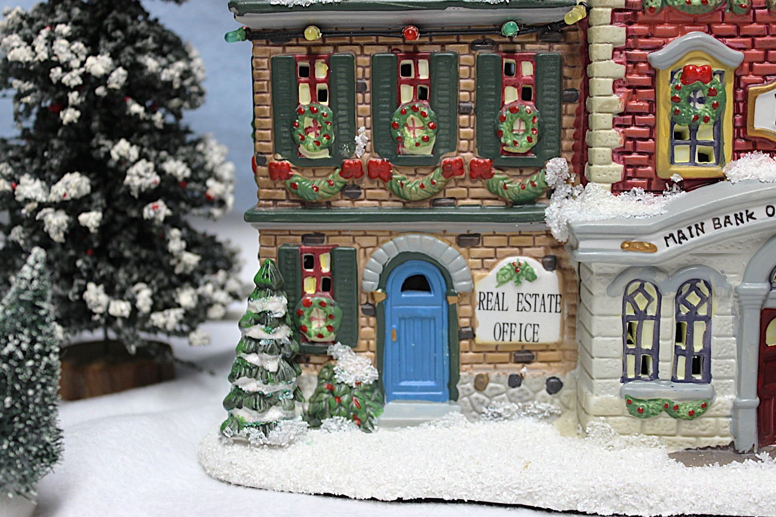 St. Nicholas Square Christmas Village Downtown Businesses Light W/ Box MINT Cond