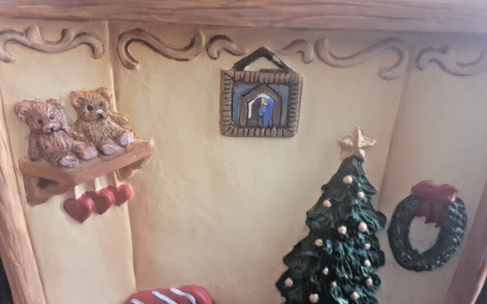 Prizm Inc #10010 “Mr. & Mrs. Claus” Christmas Display House 2002 PIPKA VILLAGE