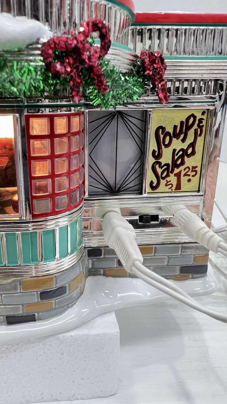 Dept 56 Snow Village “Shelly’s Diner” 55008 Retired 1999 With Sign Excellent !