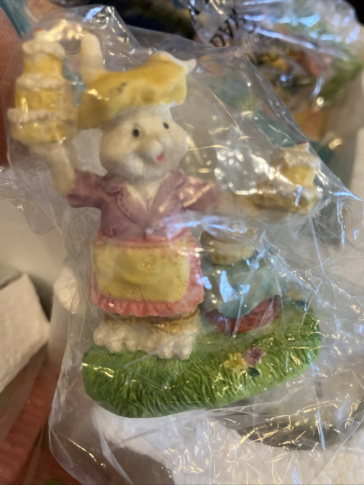 10PC Easter Bunny Village-Train Station-Ducky Diner-House-cord-peek windows NOS!
