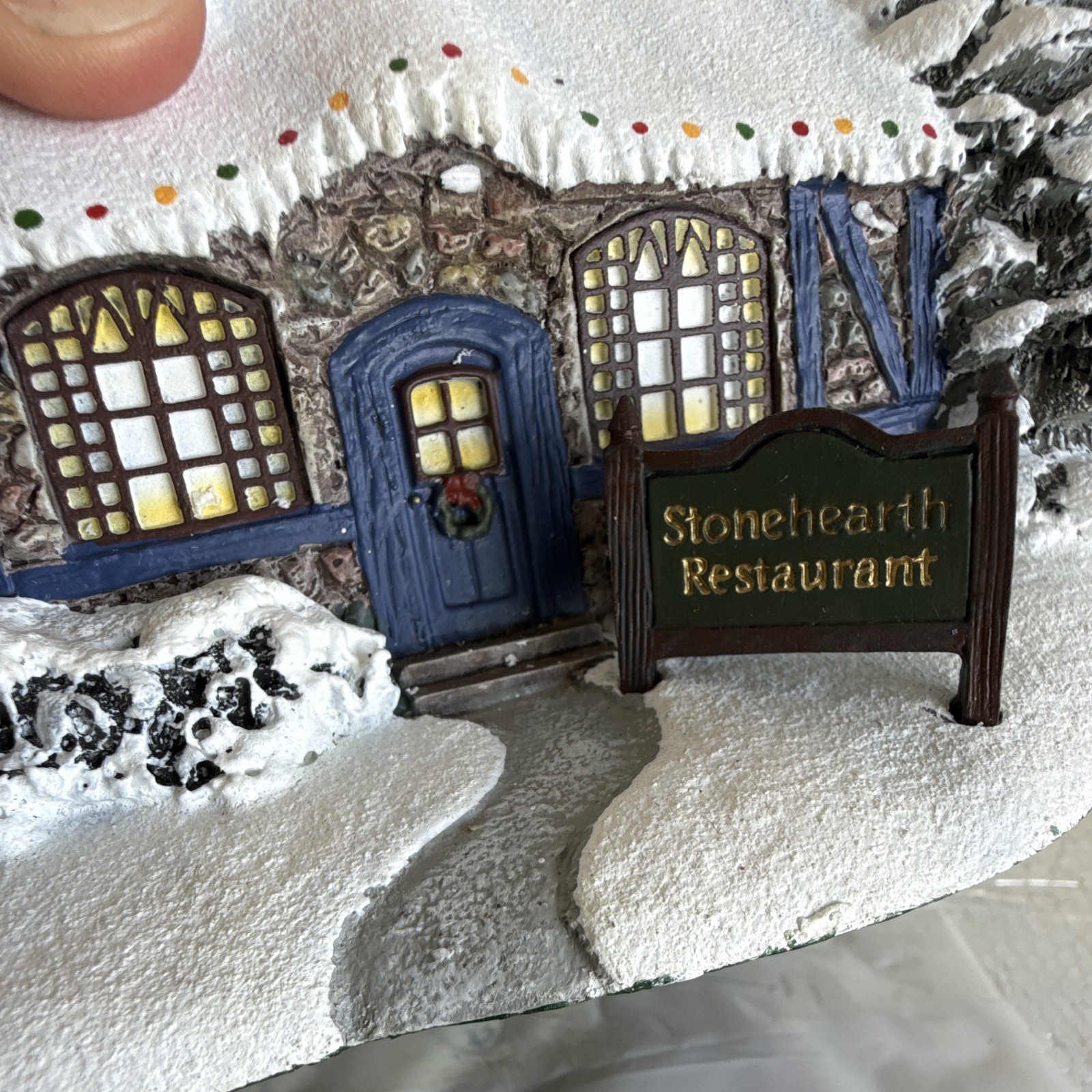 2001 Hawthorne Village Thomas Kinkade Stonehearth Restaurant Lighted Christmas