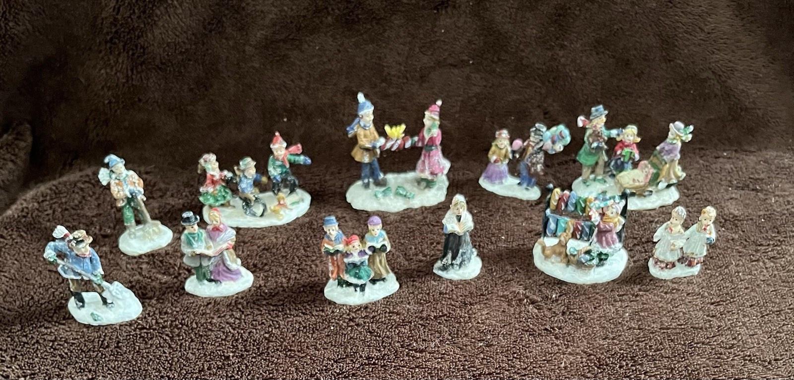 Set If 11 Mini Village Figures In Great Condition