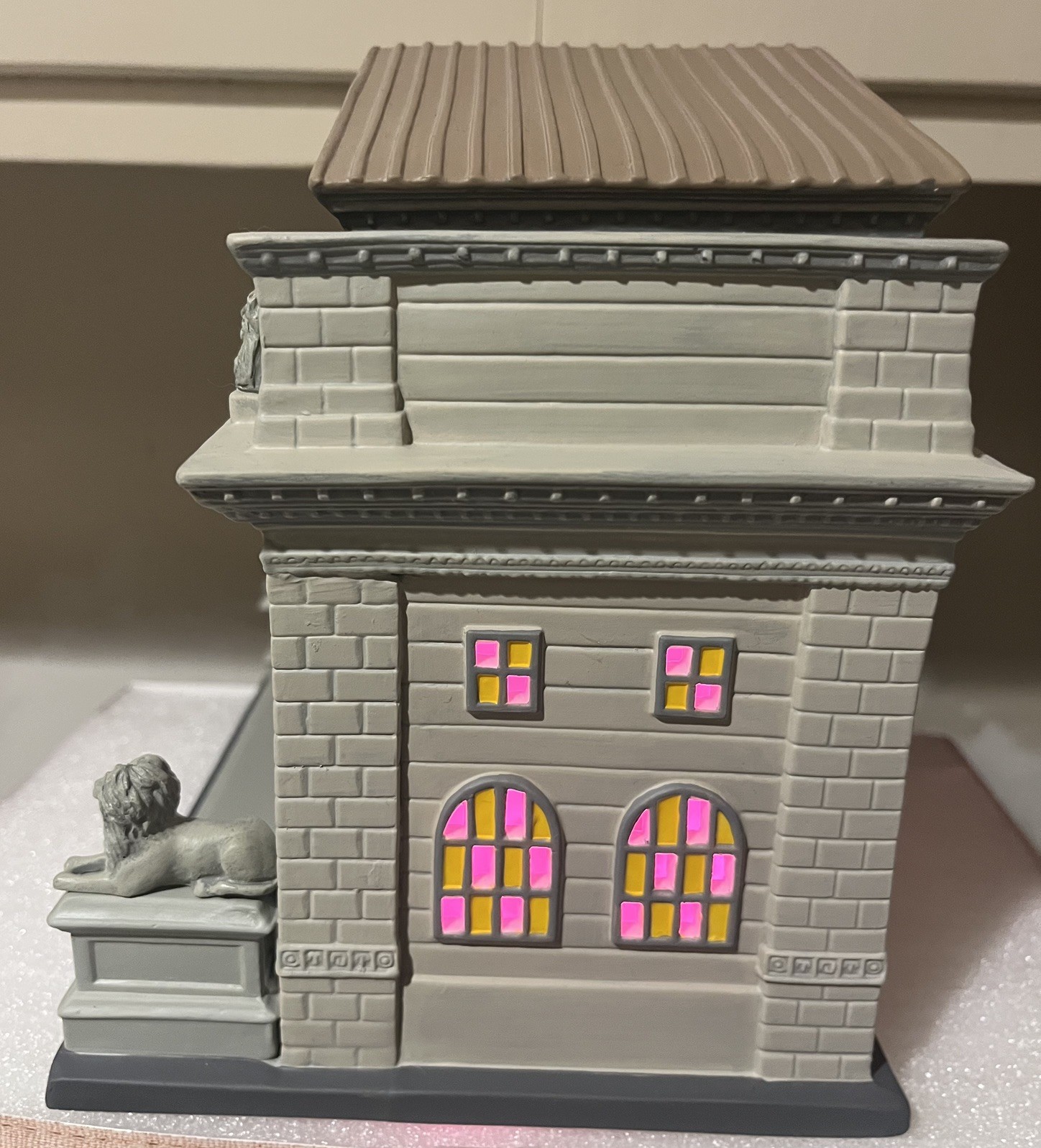 Department 56 GHOSTBUSTERS LIBRARY Lighted EX COND. HALLOWEEN Dept. 2023