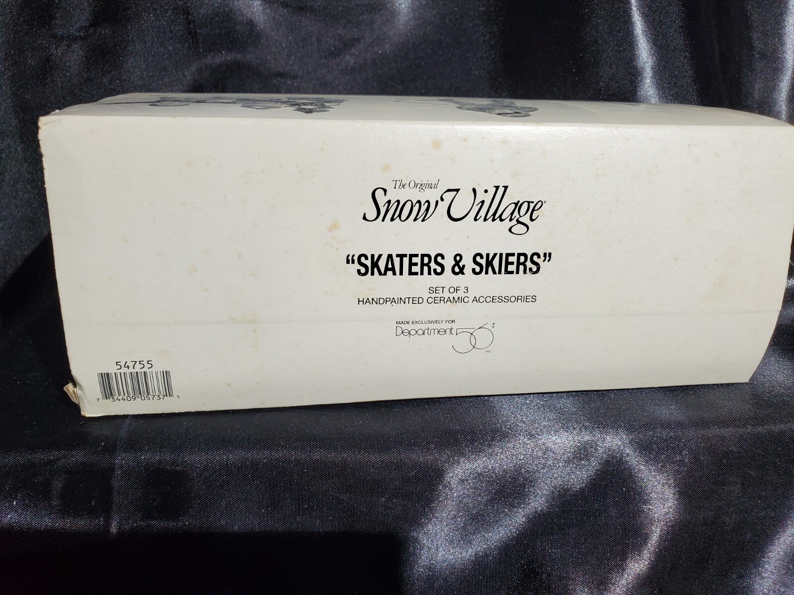 Department 56 Snow Village Skaters And Skiers #5475-5 3 Figure Set Christmas