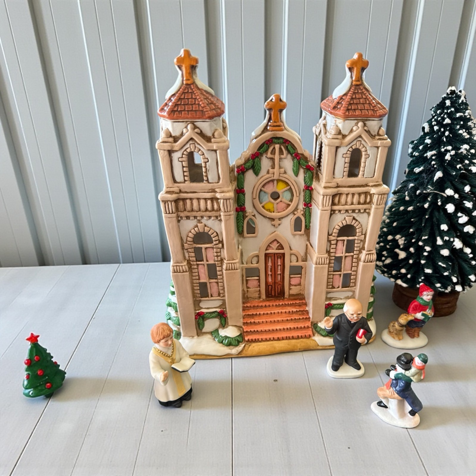 colonial Village House Piece Set
