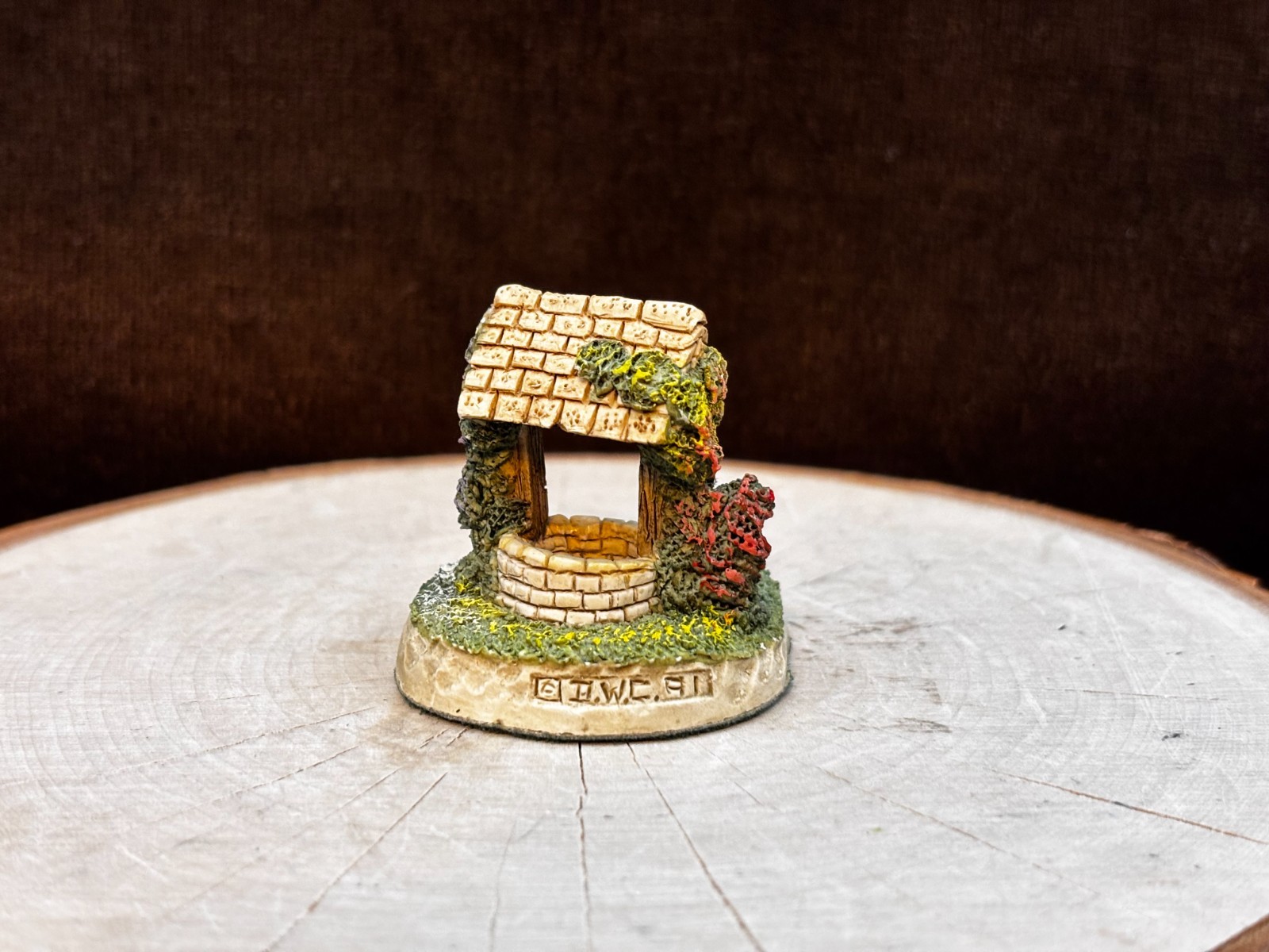 Vintage 1991 David Winter Miniature Cameos PENNY WISHING WELL GUC