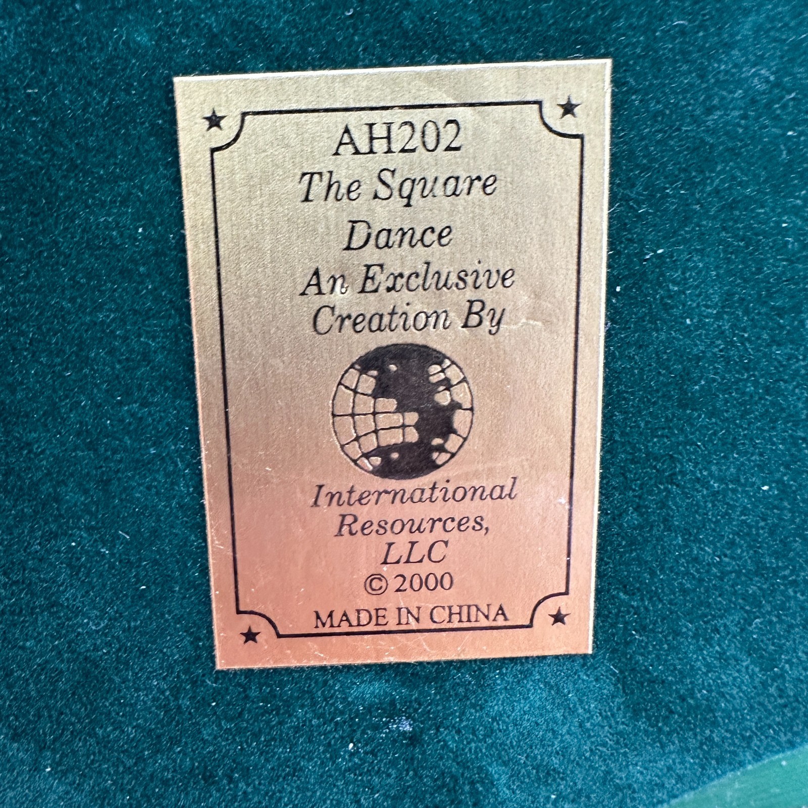 VINTAGE LIBERTY FALLS MINIATURE FIGURE COLLECTION ‘THE SQUARE DANCE” AH202, 2000