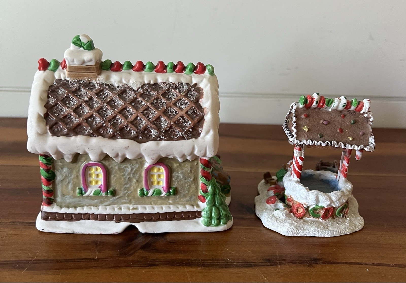 Greenbrier GingerFrost Lane Biscuit Factory 2005 & Wishing Well Christmas