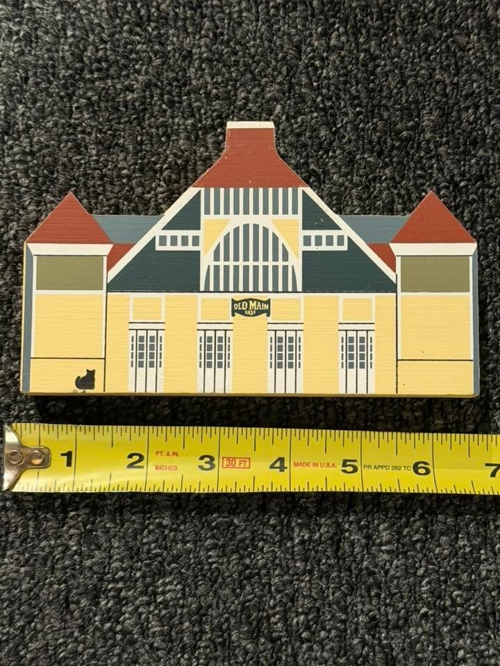 VTG 1994 The Cat’s Meow Old Main 1896 York Pennsylvania Wood Shelf Sitter Decor