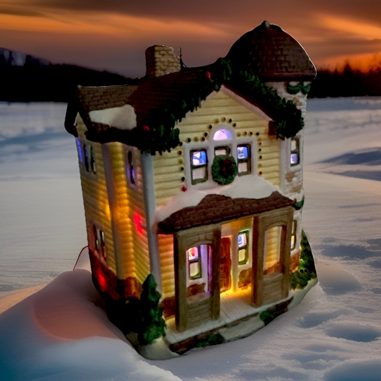 1994 Winter Valley Cottages Porcelain Lighted House – Christmas Village Decor