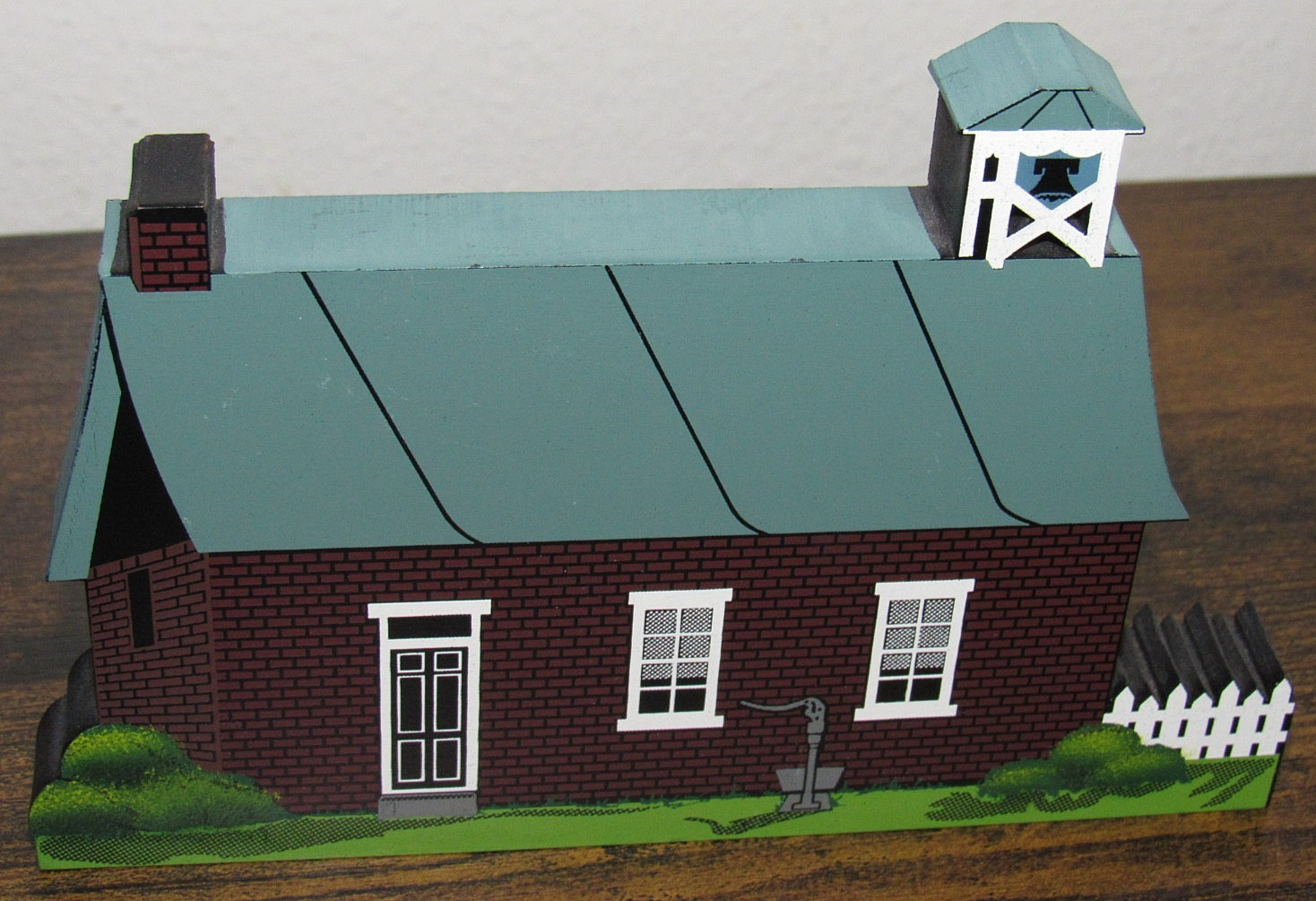 Shelia’s Collectible Amish Schoolhouse 1997 Wooden Shelf Sitter USED