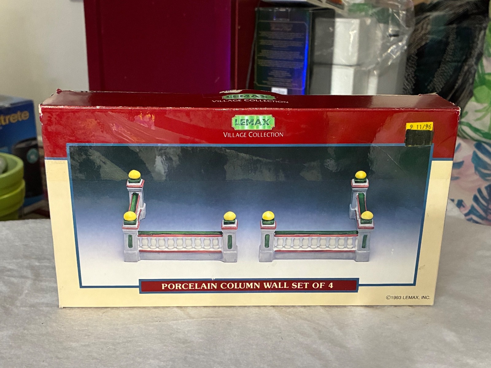PORCELAIN COLUMN WALL SET OF 4
