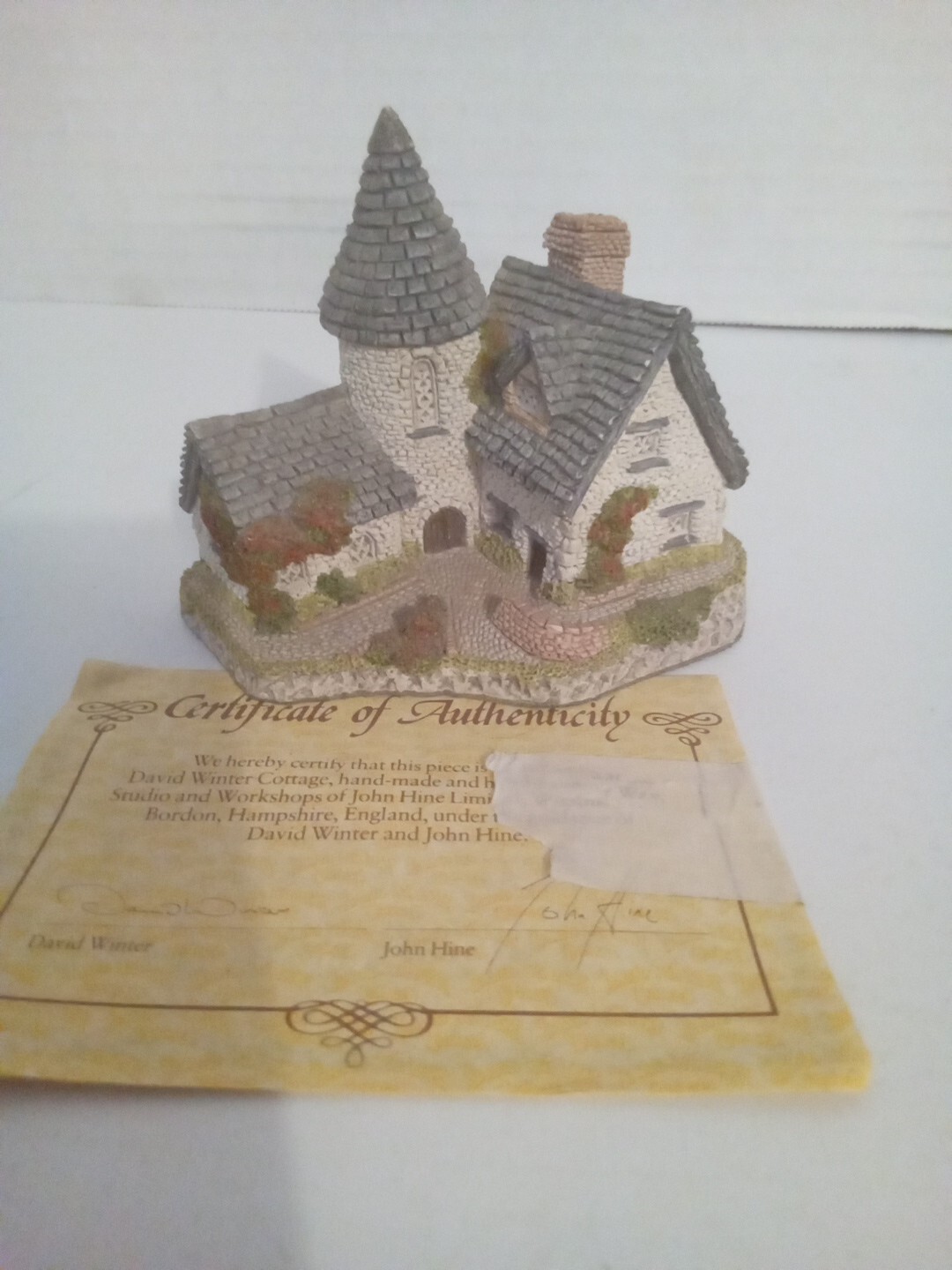 Vtg David Winter 1985 The Vicarage 3x2x3.5″ Miniture Cottages. COA Included EUC