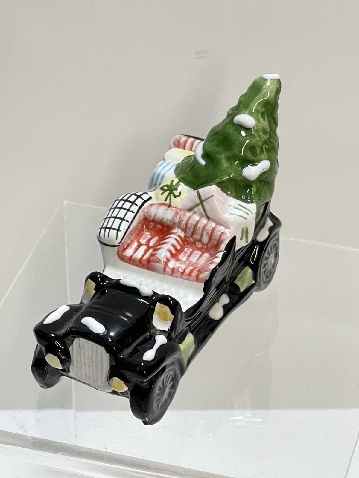 Department 56 Ceramic Black Car with Tree and Presents 2000-2009