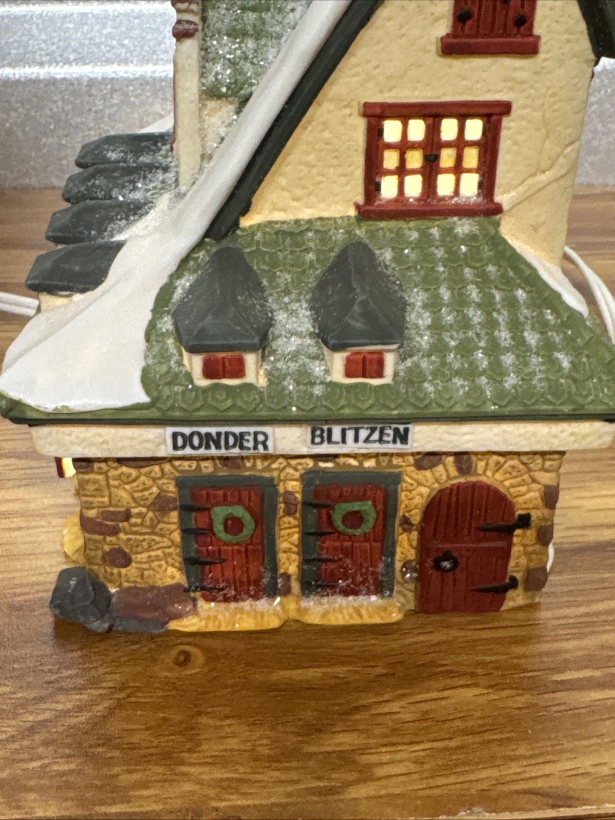 Dept 56 Reindeer Barn North Pole Series 5601-4 Heritage Village Christmas in Box