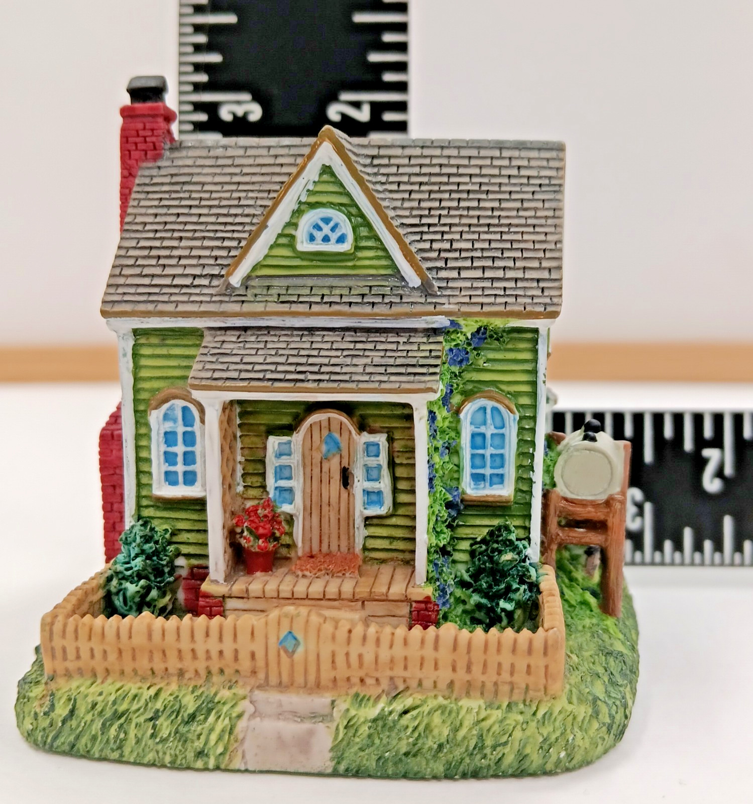 Hillside Farm HSE8a 1999 Liberty Falls Village Miniature Building NO BOX