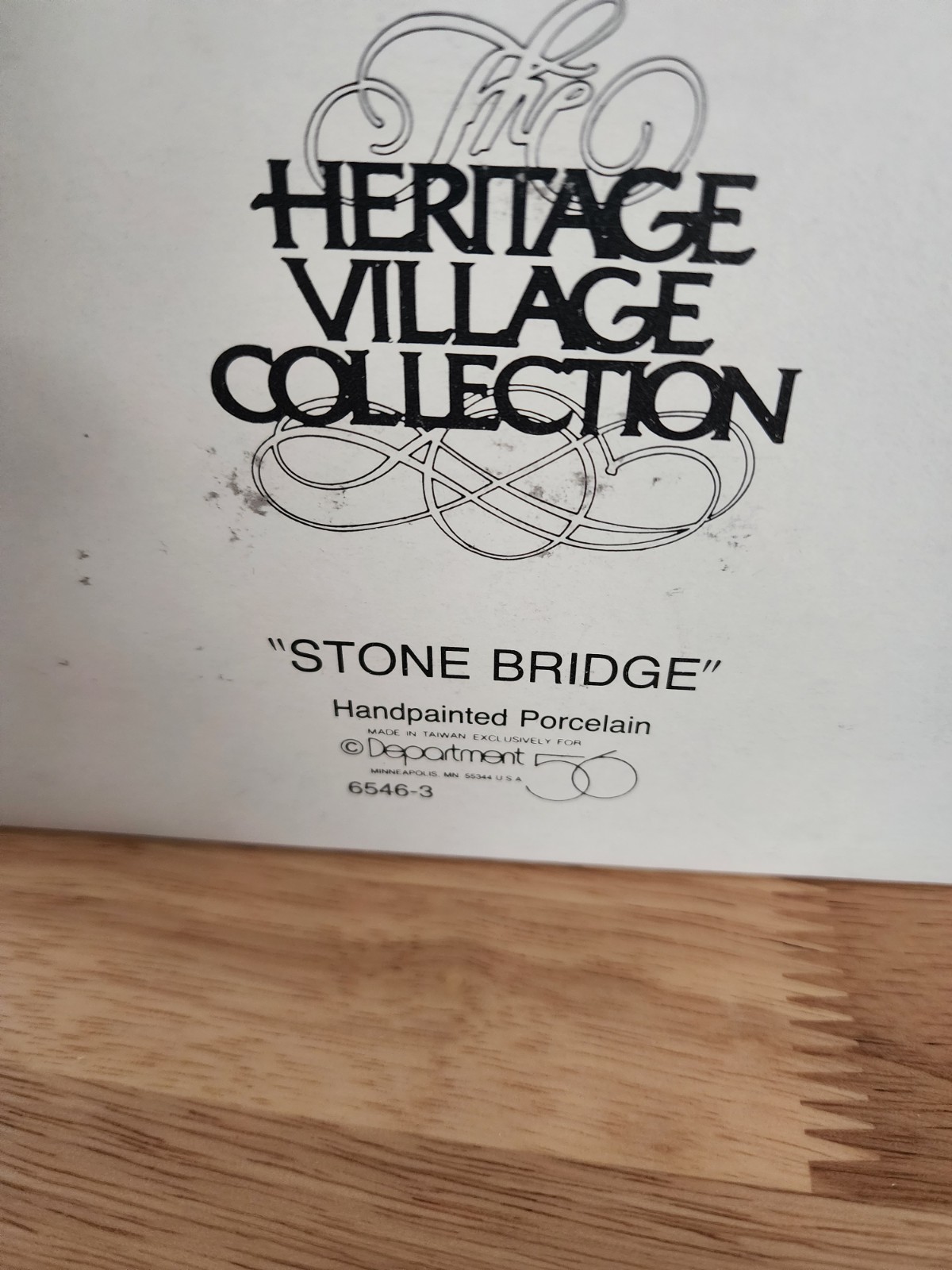 Dept 56 Stone Bridge With Lamp Post Heritage Village Collection # 6546-3