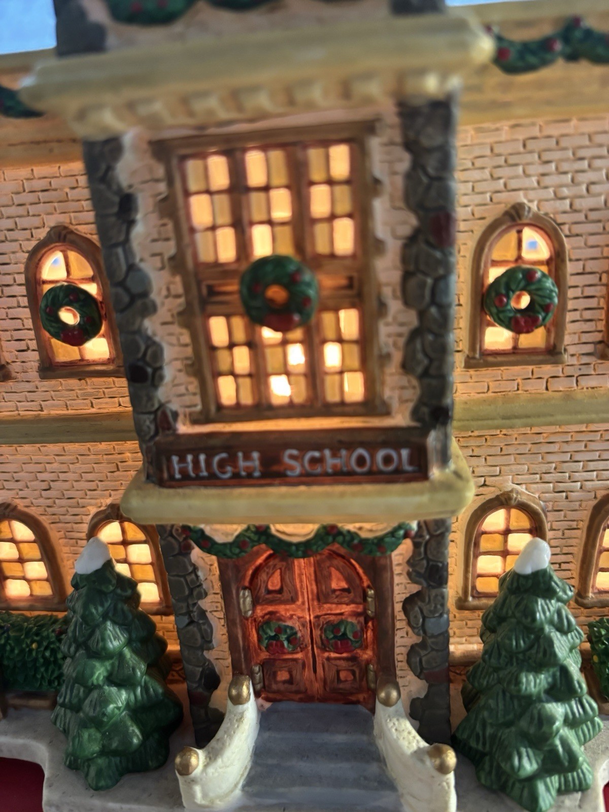 St Nicholas Square Village Collection “High School” Lighted Building EUC