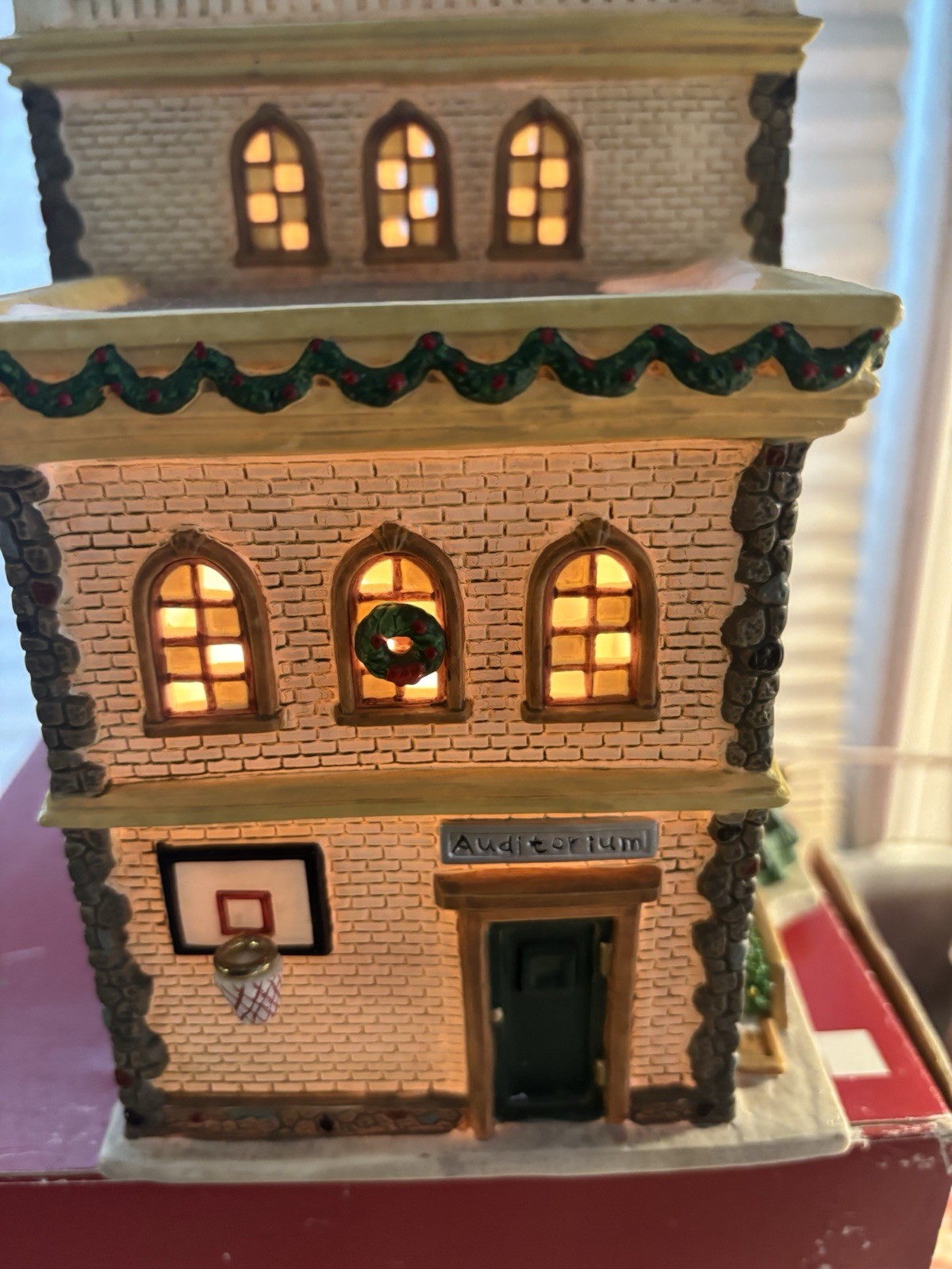 St Nicholas Square Village Collection “High School” Lighted Building EUC