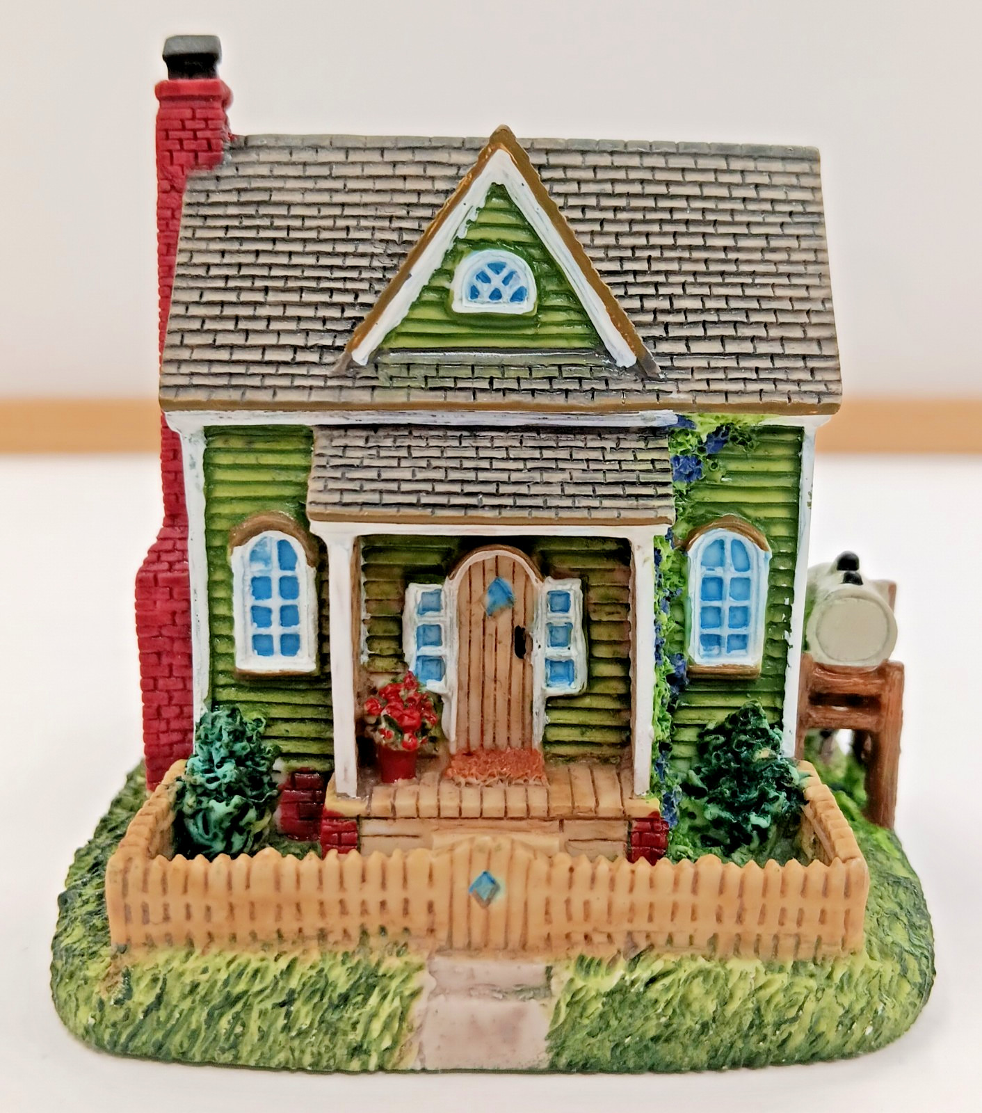 Hillside Farm HSE8a 1999 Liberty Falls Village Miniature Building NO BOX