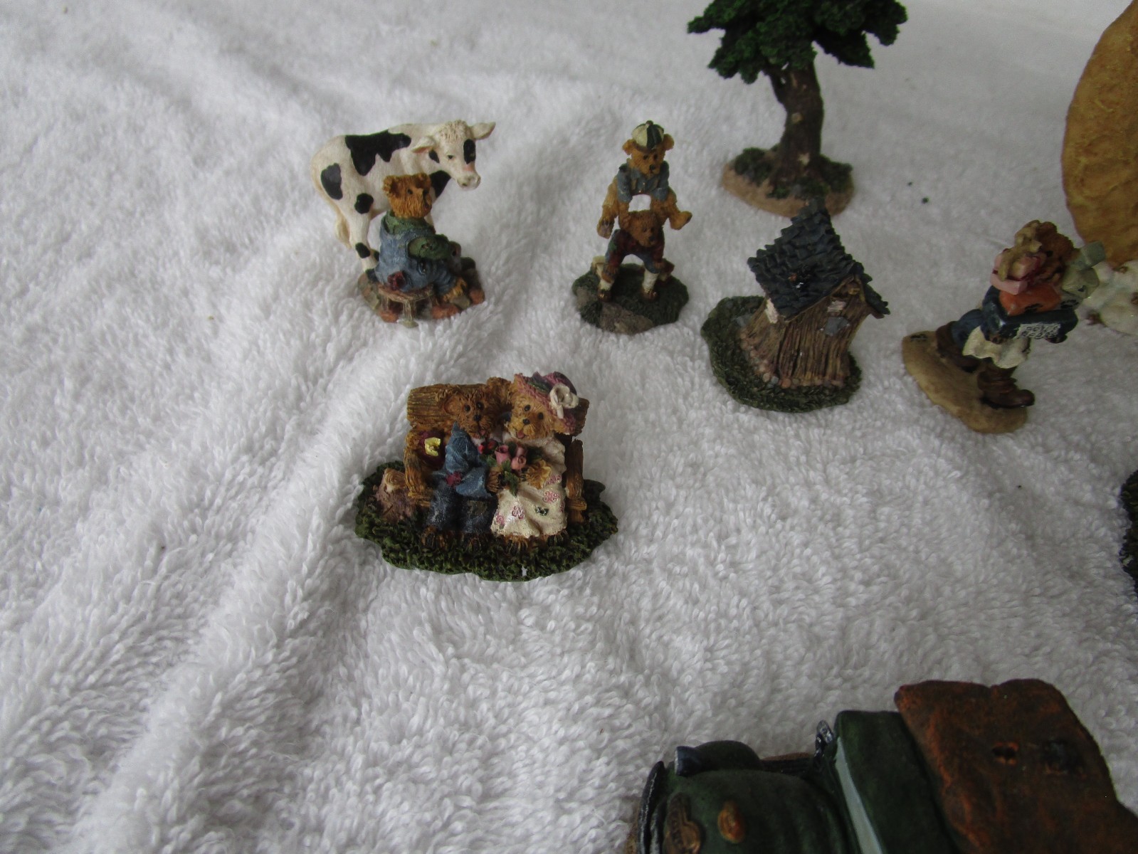 Boyds Town Village Collection~ Lot of 24~ Bears & Trees Figurines Plus Friends!!